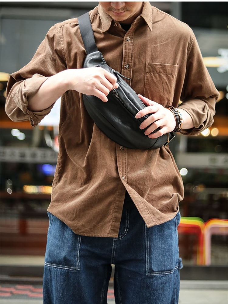 Men’s Plant-Tanned Cow Leather Crossbody Phone Bag