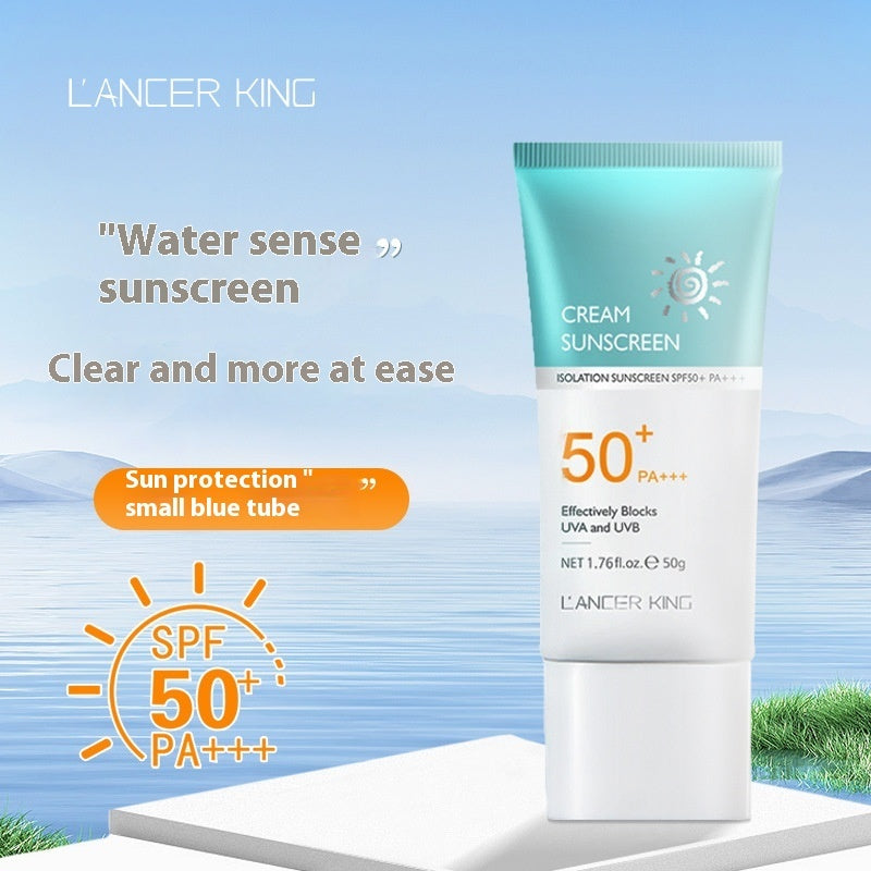 Láncer King sunscreen cream tube with blue and white design on a scenic background
