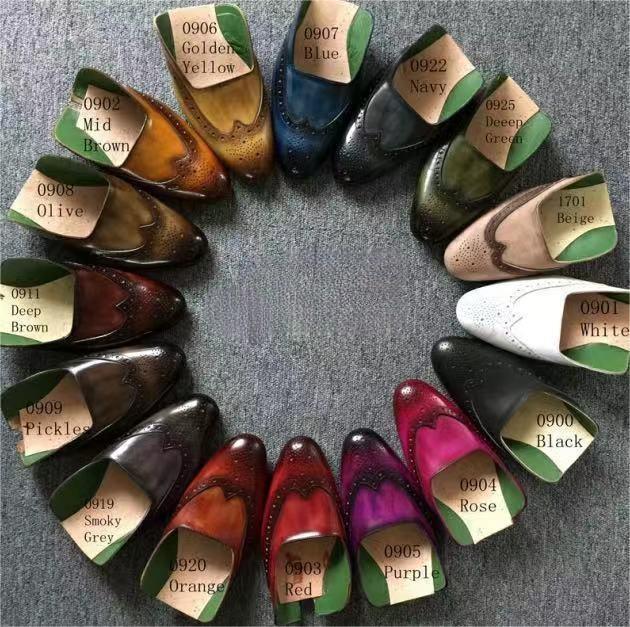 Color swatch of shoes with labels on a gray background